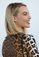 Margot Robbie Longsleeve T-shirt #3185910