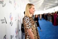 Margot Robbie Longsleeve T-shirt #3185928