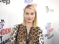 Margot Robbie Longsleeve T-shirt #3185974