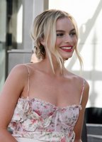 Margot Robbie Longsleeve T-shirt #3206281