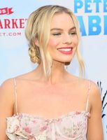 Margot Robbie tote bag #G1448432