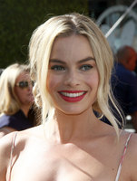 Margot Robbie Longsleeve T-shirt #3206355