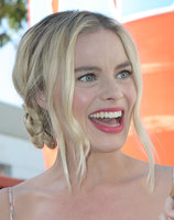 Margot Robbie Longsleeve T-shirt #3206360