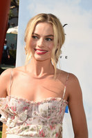 Margot Robbie Longsleeve T-shirt #3206427