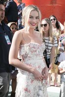 Margot Robbie hoodie #3206453