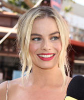 Margot Robbie hoodie #3206569
