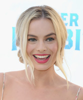 Margot Robbie Longsleeve T-shirt #3206598