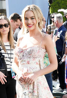 Margot Robbie Sweatshirt #3206723