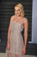 Margot Robbie t-shirt #3249884
