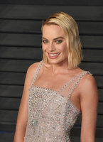 Margot Robbie t-shirt #3249979