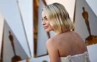Margot Robbie Sweatshirt #3250238