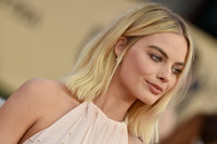 Margot Robbie Sweatshirt #3289175
