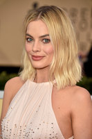 Margot Robbie t-shirt #3289208