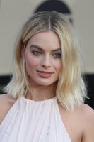 Margot Robbie Longsleeve T-shirt #3289438