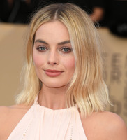 Margot Robbie Sweatshirt #3289454