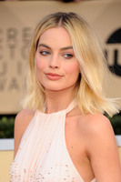Margot Robbie Sweatshirt #3289486