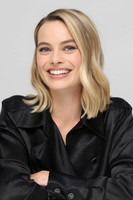 Margot Robbie Longsleeve T-shirt #3308144
