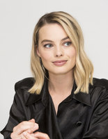 Margot Robbie t-shirt #3308148