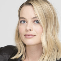 Margot Robbie hoodie #3308160