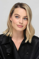 Margot Robbie Longsleeve T-shirt #3308178