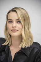 Margot Robbie t-shirt #3308213