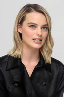 Margot Robbie Longsleeve T-shirt #3312207