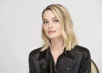 Margot Robbie t-shirt #3312289