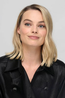 Margot Robbie tote bag #G1554388