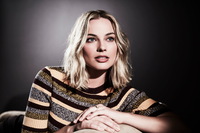 Margot Robbie Longsleeve T-shirt #3681406