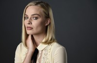 Margot Robbie Longsleeve T-shirt #3681407
