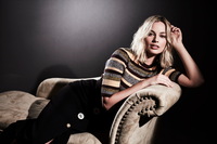 Margot Robbie Longsleeve T-shirt #3681430