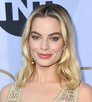 Margot Robbie tote bag #G2368626