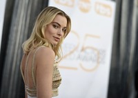 Margot Robbie longsleeve t-shirt #3751382