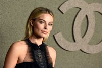 Margot Robbie Longsleeve T-shirt #3802860