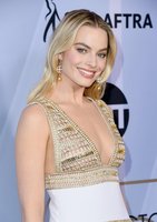 Margot Robbie Longsleeve T-shirt #3803153