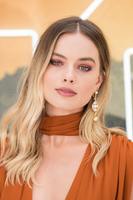 Margot Robbie Longsleeve T-shirt #3871975