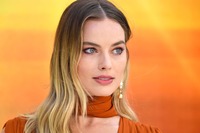 Margot Robbie Longsleeve T-shirt #3872096