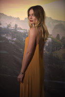 Margot Robbie Longsleeve T-shirt #3872359