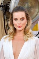 Margot Robbie Longsleeve T-shirt #3872368