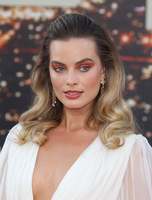 Margot Robbie Sweatshirt #3902613