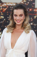 Margot Robbie Sweatshirt #3902626