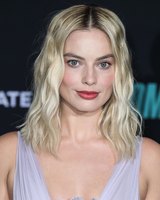 Margot Robbie t-shirt #3922615