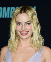 Margot Robbie t-shirt #3922623