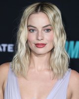 Margot Robbie t-shirt #3922628