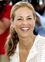 Maria Bello Longsleeve T-shirt #1361058