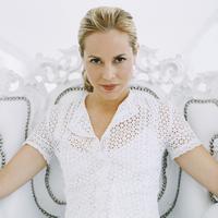 Maria Bello Longsleeve T-shirt #2036385