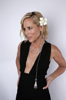 Maria Bello Longsleeve T-shirt #2036399