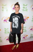 Maria Menounos Longsleeve T-shirt #3099652