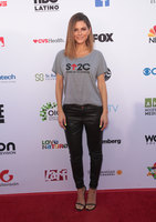 Maria Menounos Longsleeve T-shirt #3866678