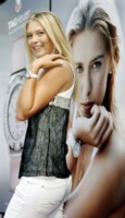 Maria Sharapova Longsleeve T-shirt #1263680